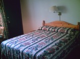 junior suite queen bed, sunny point resort inn, inns otter lake, hotels inn, hotel accommodations, ontario inns